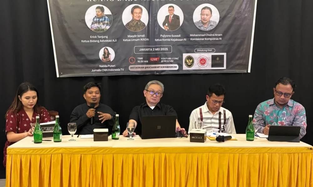 Diskusi Soal Penetapan Tersangka Direktur JakTV Tian Bachtiar